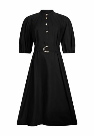 Robe noire à col haut, manches bouffantes et boutons sur le devant. Comprend une ceinture avec une boucle ronde à la taille.