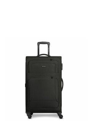 Schwarzer Softshell-Koffer mit Teleskopgriff, vier drehbaren Rollen, vorderen Reißverschlusstaschen und seitlichem Griff, steht aufrecht vor weißem Hintergrund.