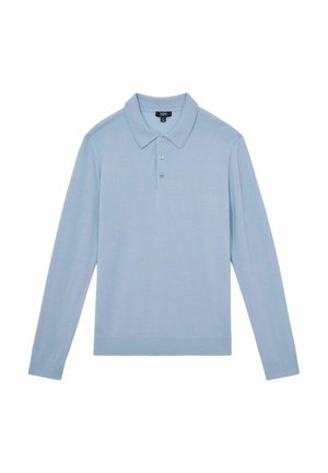 Lichtblauwe polo met lange mouwen, voorzien van een klassieke kraag, drie knoopsluitingen en geribde manchetten. Glad stofoppervlak overal.