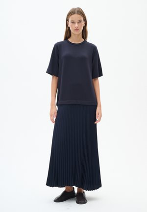 InWear, LAICENTIW VINCENT PLISSE - Maxikjoler - marine blue