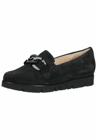 Scarpe slip-on in suede nero con punta rotonda, dotate di un accento decorativo a catena e una suola in gomma testurizzata e spessa.