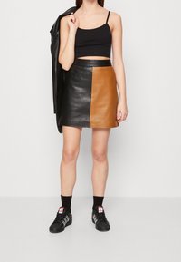 Even&Odd Linne - black