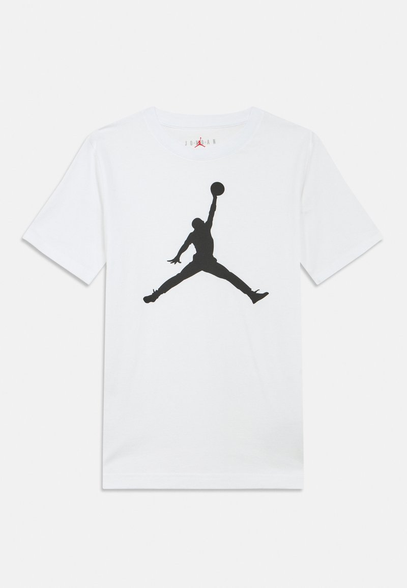 Biała bawełniana koszulka z dużym czarnym sylwetką koszykarza w skaczącej pozie, z logo "Jordan" nad sylwetką.