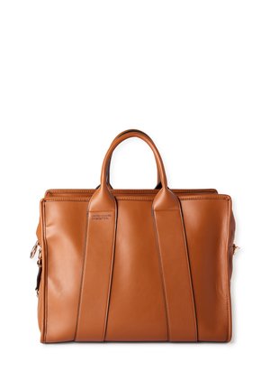 Cartella in pelle marrone con doppie maniglie e dettagli a cinturino verticale, con marchio "United Colors of Benetton" al centro anteriore.