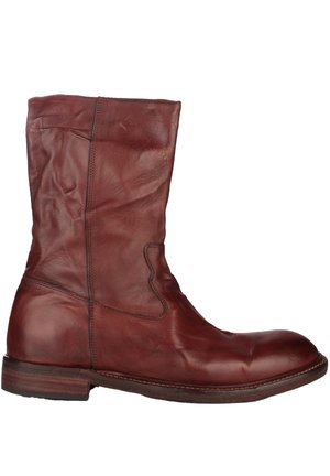 Stivale marrone in pelle fino al polpaccio con punta arrotondata, cuciture visibili e tacco basso in legno impilato, mostrato dal lato esterno.