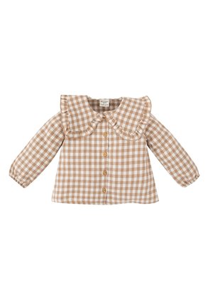 Beige-weiße Gingham-Bluse für Kleinkinder mit langen Ärmeln, großem Rüschkragen und vorderen Holzknöpfen.