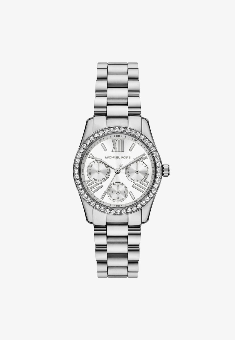 Srebrny zegarek ze stali nierdzewnej z okrągłą tarczą, kryształowym ozdobieniem na bezel, trzema podtarcze i bransoletą o ogniwowym wzorze.