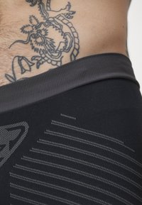 Dynafit SPEED DRYARN TIGHTS - Legingi - black out