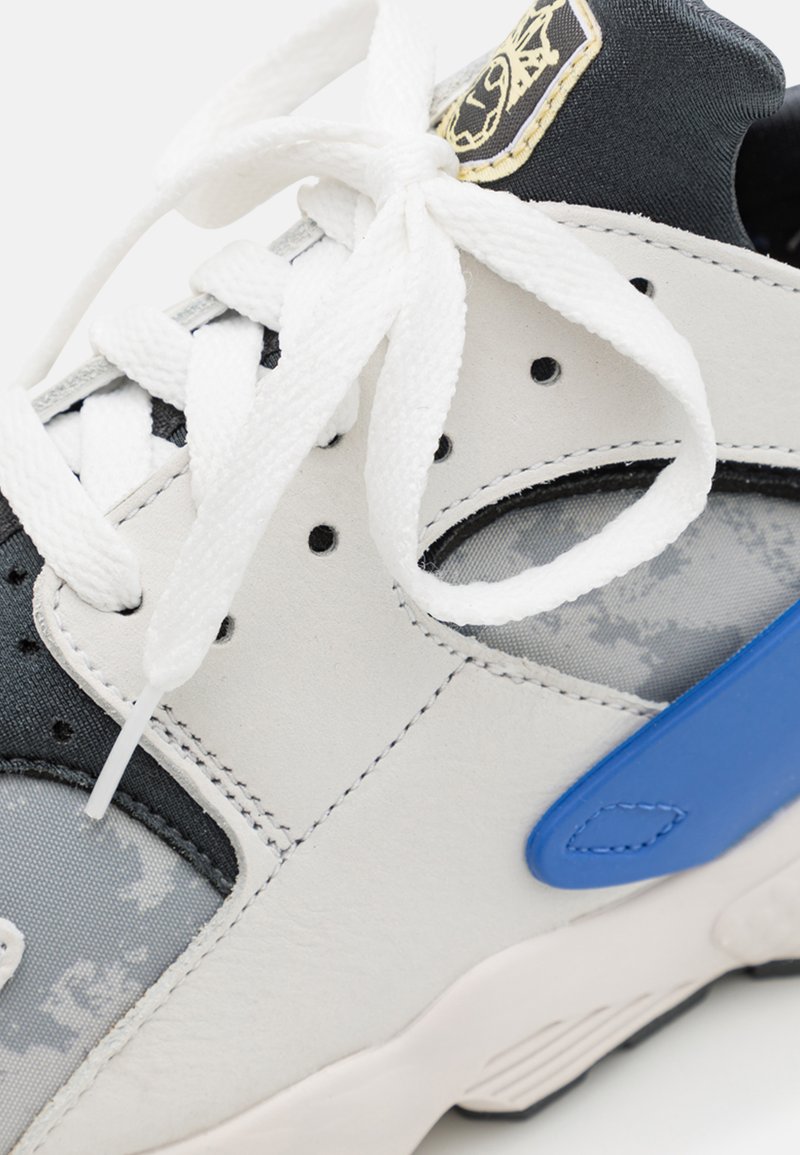 wmns air huarache prm
