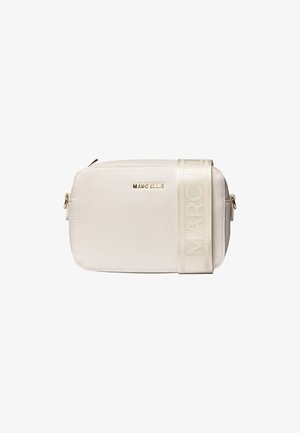 Petit sac bandoulière rectangulaire crème avec fermeture éclair dorée et logo "Marc Ellis" en lettres dorées à l'avant. La sangle comporte un texte de marque.