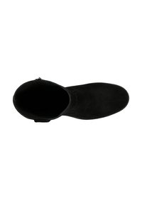 Stivaletto in suede nero con punta arrotondata, zip laterale e linguetta, mostrato in vista dall'alto su uno sfondo bianco.