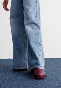 FitFlop SHUV - Iešļūcenes - merlot/lapis blue