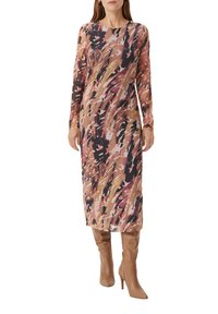 Langärmliges Kleid mit einem bunten abstrakten Muster in den Farben Rosa, Braun und Schwarz, aus leichtem Stoff mit tailliertem Design.