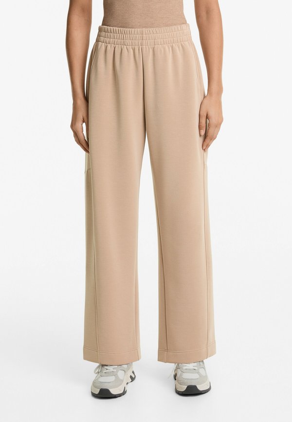 BRUSHED SOFT TOUCH STRAIGHT-LEG - Jogginghose - beige