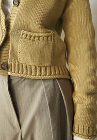 Next ROLL EDGE POCKET DETAIL - REGULAR FIT - Cardigan - khaki green