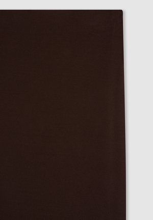 Tessuto marrone scuro con una texture liscia; forma rettangolare; colore uniforme, senza motivi o accenti visibili. Adatto per varie applicazioni.