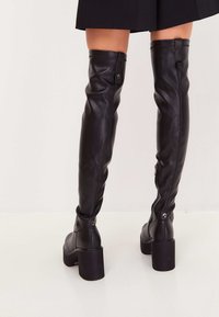 Cesare Gaspari Overknees - black