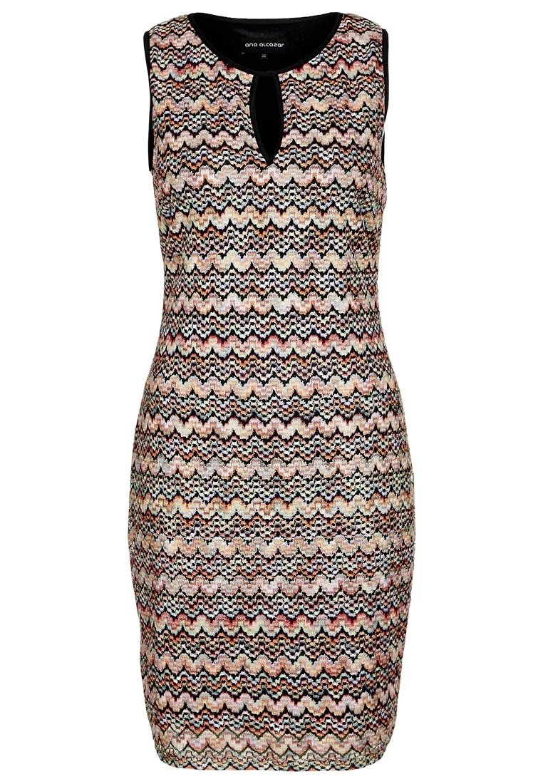 Robes sans manches en tricot avec un motif zigzag multicolore et un design en trou de serrure au niveau du col. Coupe près du corps, tissu texturé.