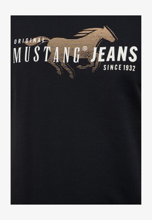 Mustang STYLE AUSTIN - Trükipildiga T-särk - schwarz