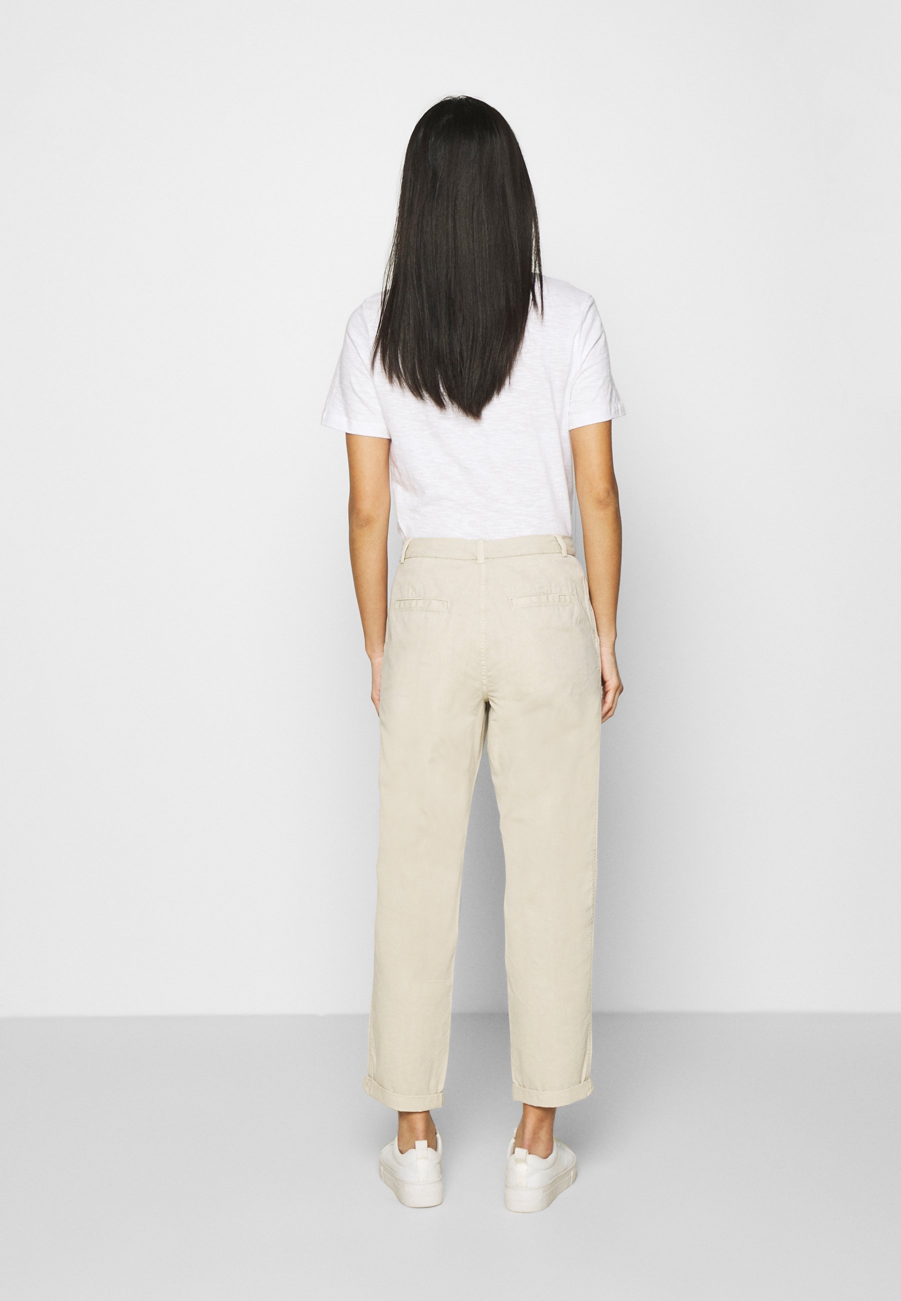 Femme Chino Femme Chino