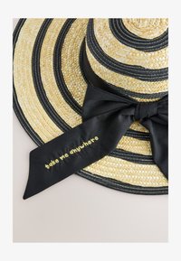 Nem kiválasztott, black stripe