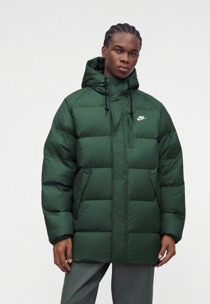 Nike M NK TF CLUB PARKA 650 - Winter jacket - fir/white
