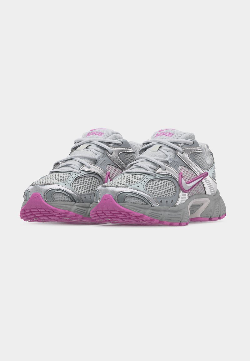 Gray and Magenta Athletic Sneaker Saucony Girls Volt 5.5Y Grey Print Magenta Pink Athletic  main image 2