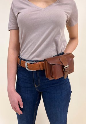 BRAGA - Bum bag - nussbaum