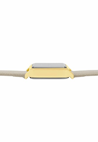 Zijaanzicht van een rechthoekige gele smartwatch met een beige, getextureerde band en een iets verhoogd scherm.