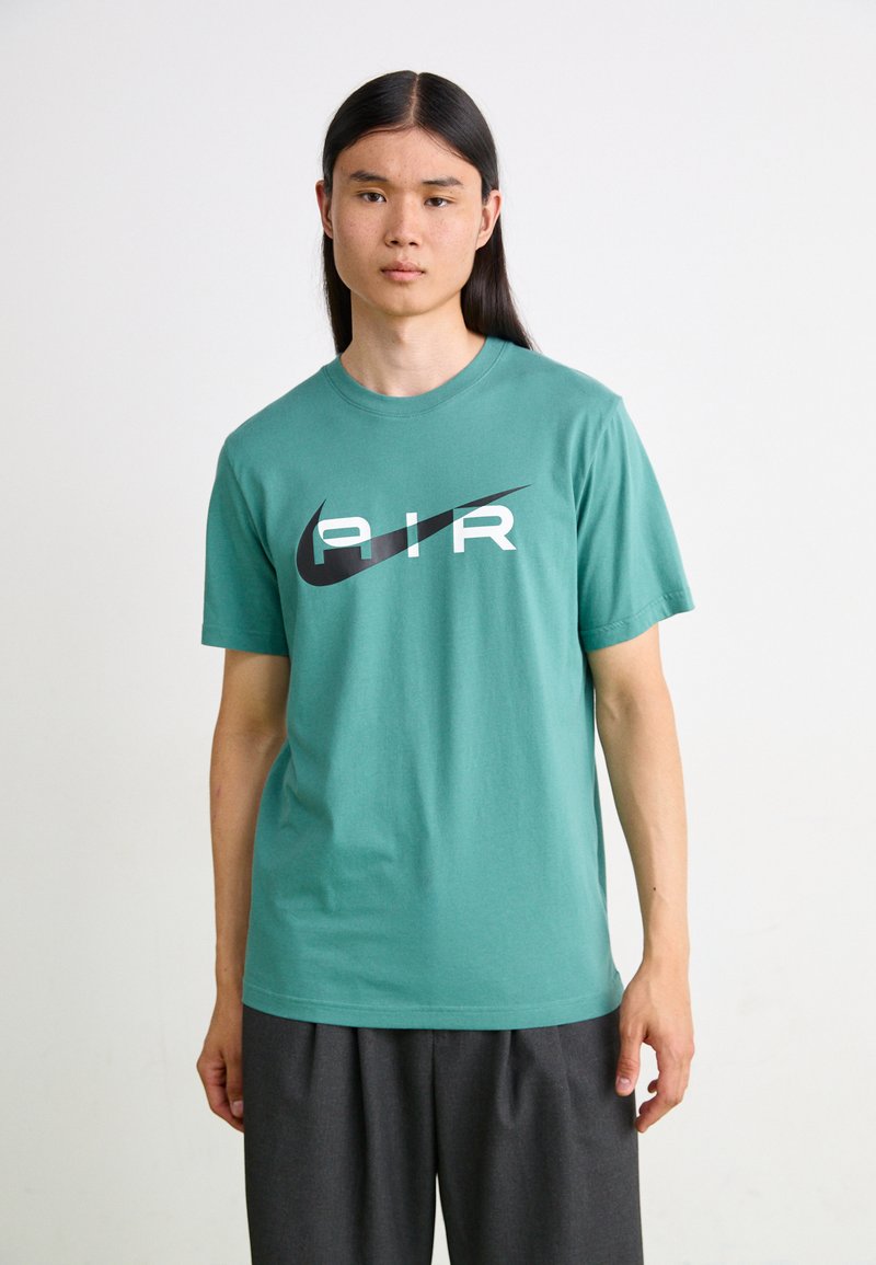 Nike Sportswear AIR GRAPHIC TEE - Marškinėliai su spaudiniu - bicoastal