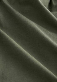 Next SHIRRED   MIDI  REGULAR FIT - Maksikleit - khaki green