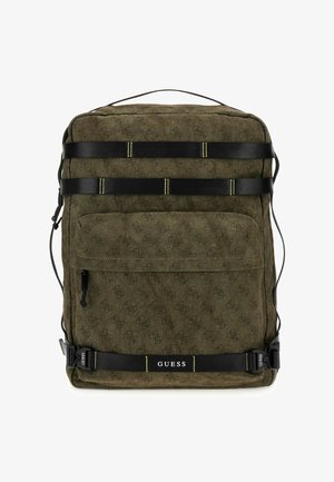 Khaki groene rugzak met een gestructureerd patroon, zwarte banden, een voorzak met rits en gemerkte hardware met gele accenten.