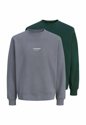 Zwei Sweatshirts mit Rundhalsausschnitt: eines in Grau mit weißem Logo und eines in Dunkelgrün. Beide haben lange Ärmel und bestehen aus einem weichen, strukturierten Material.
