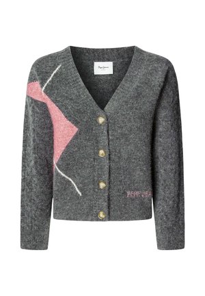 Cardigan gris en tricot avec un col en V, affichant des motifs géométriques roses et cinq boutons ronds à l'avant. Texture douce et design court.