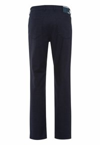 Dunkelblaue Hose mit geradem Schnitt, aus weichem Stoff gefertigt. Verfügt über zwei Gesäßtaschen und ein Etikett am Bund. Glatte Textur und sauberes Design.