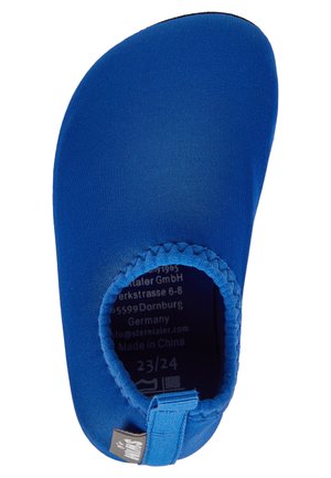 Blue slip-on water shoe with elastic opening and pull tab, size 23/24, made of stretchy synthetic fabric.
