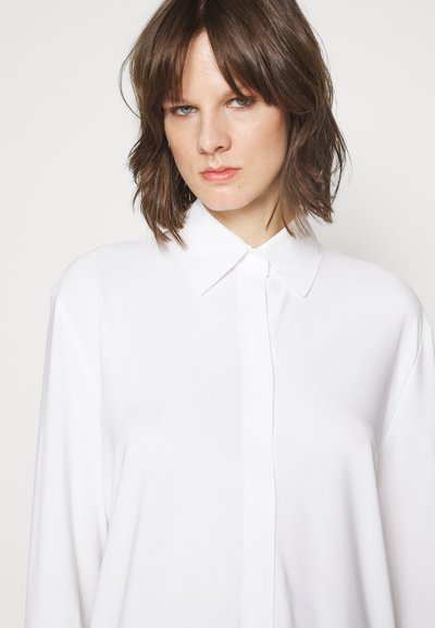 Norma Kamali COLLAR STAND - Button-down blouse - snow white