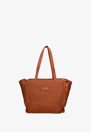 Borsa tote in pelle marrone con motivo floreale embossato, zip dorate e manici doppi. Presenta un design spazioso con tasche laterali.