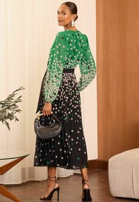 Love & Roses REGULAR FIT - MONO SPOT  MIDI  - Maksi suknelė - green
