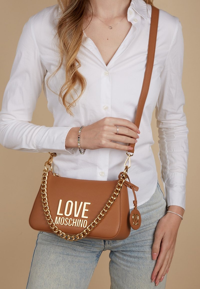 Love Moschino Across body bag braun/brown Zalando.co.uk