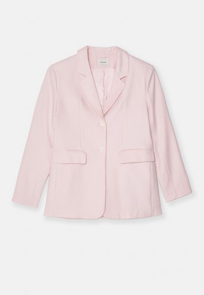 Pink blazer made of lightweight fabric, featuring a notched lapel, single-button closure, two front pockets, and long sleeves.