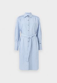 Φως μπλε, μακριά μανίκια, πουκαμίσιο φόρεμα με κάθετες σκουρόχρωμες ρίγες και ζώνη στο ίδιο ύφασμα στη μέση.