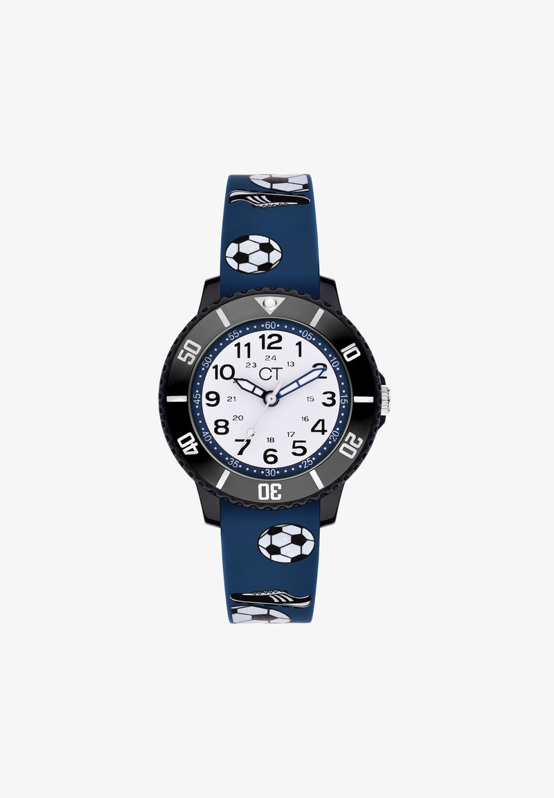 Blauw siliconen horloge met een zwarte bezel, een witte wijzerplaat, zwarte en blauwe cijfers en een voetbalthema op de band met prints van ballen en voetbalschoenen.