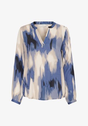 Srajca z dolgimi rokavi v svetlo modri, temno modri in kremni barvi z mehkobno, tekočo teksturo. Ima V-izrez in subtilen abstrakten vzorec po celotni srajci.