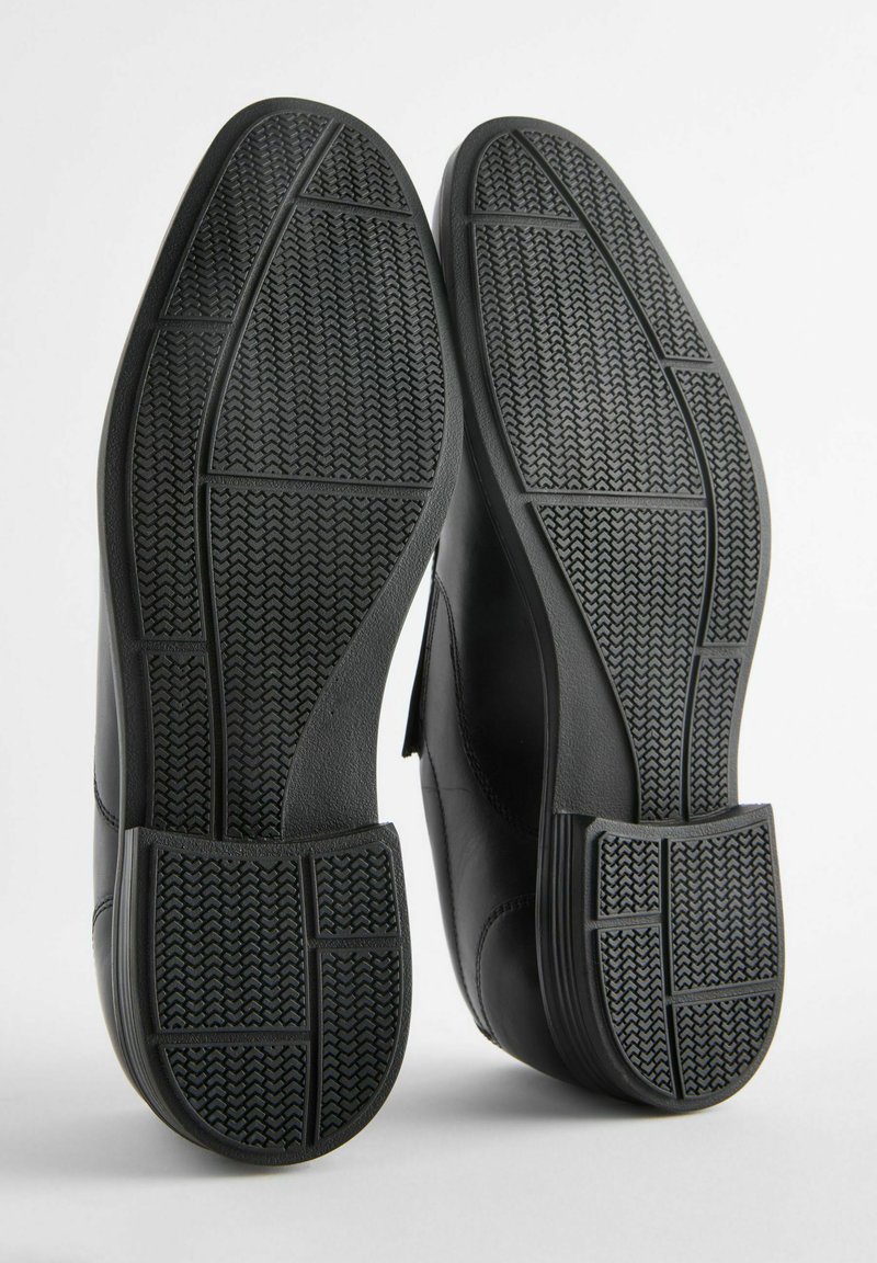 NUOVO da uomo / da uomo Nero Slip On calzata PIÙ AMPIA SCARPE CASUAL