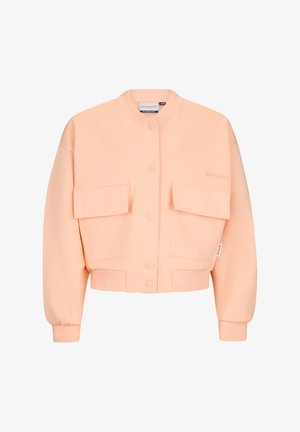 Pfirsichfarbene, kurz geschnittene Jacke mit Druckknöpfen, zwei großen vorderen Klappentaschen, geripptem Kragen, Manschetten und Saum.