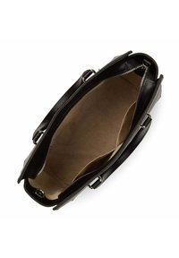 Borsa a mano in pelle nera con accessori in argento, chiusura con zip e ampio interno beige. Presenta doppi manici per una facile portabilità.