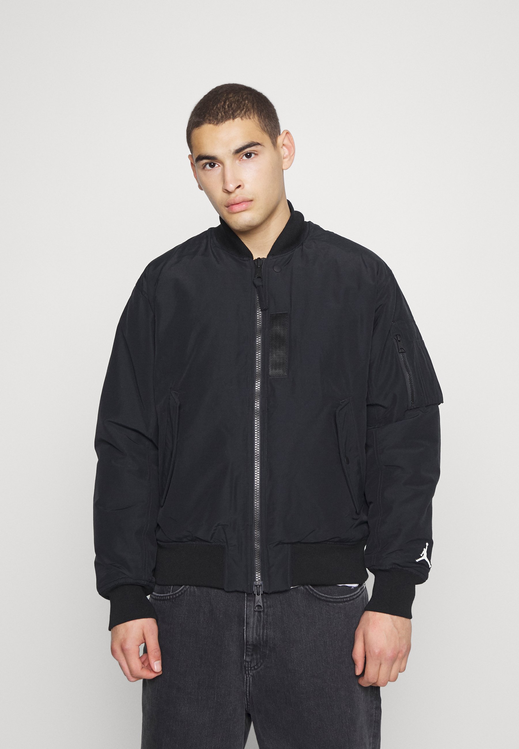 CHAQUETA WINDBREAKER AIR JORDAN JUMPMAN WAVE GRIS S Al Mejor Precio - Vigo