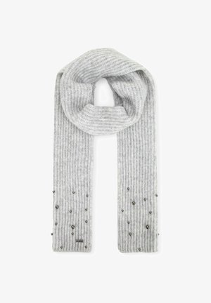 Šedý žebrovaný šátek s texturovaným materiálem a kovovými korálky rozptýlenými po celé ploše, s malou značkovou nálepkou na jednom konci.