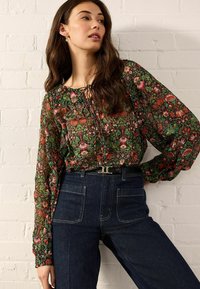 Next SHEER TIE FRONT LONG SLEEVE - Blúzka - william morris collection green floral print
